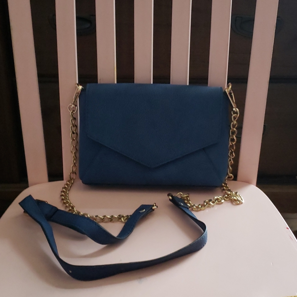 Urban expression crossbody